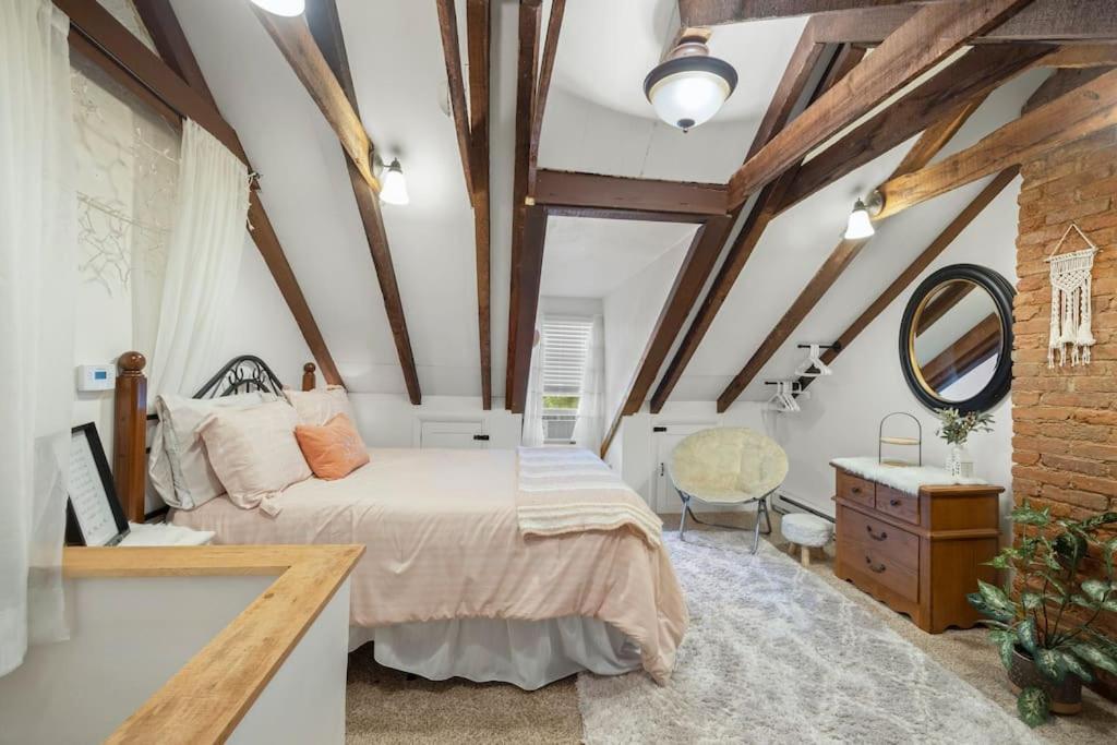Rare City Home W/ Backyard Fire-Pit & Hottub Ланкастер Экстерьер фото